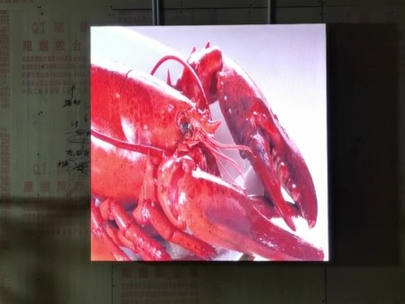 潛江荊州沙市區(qū)荊州工業(yè)園室內(nèi)全彩P1.86  尺寸1.28x1.28m，像素點(diǎn)688x688