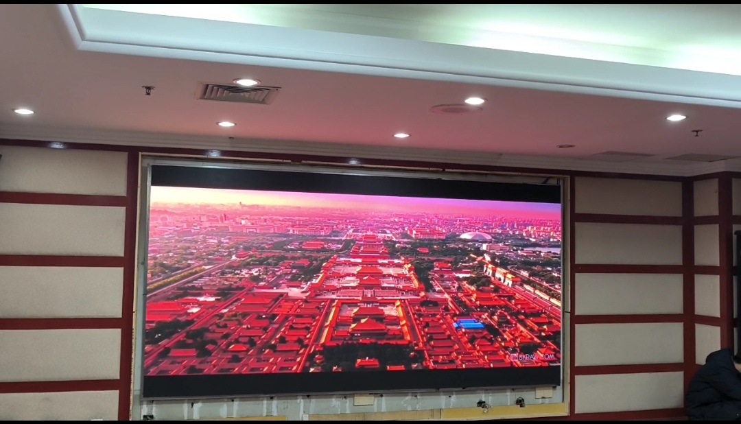 省公路局6樓室內(nèi)全彩P1.86安裝完成  尺寸：3.52X1.76 像素點(diǎn)：1892X946